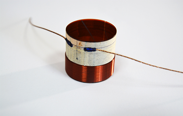 低音接導線音圈